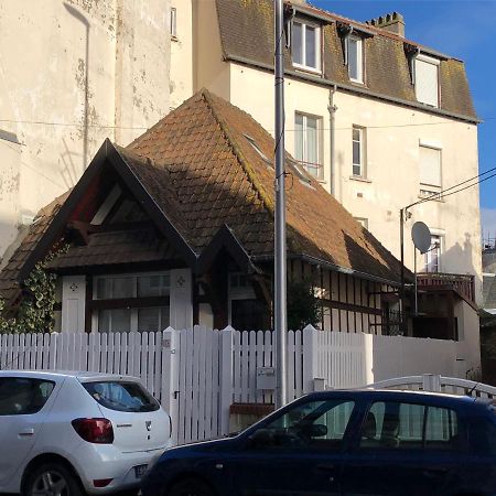 Charmante Maison Coeur De Ville La Gare Des Vacances Deauville Exterior photo